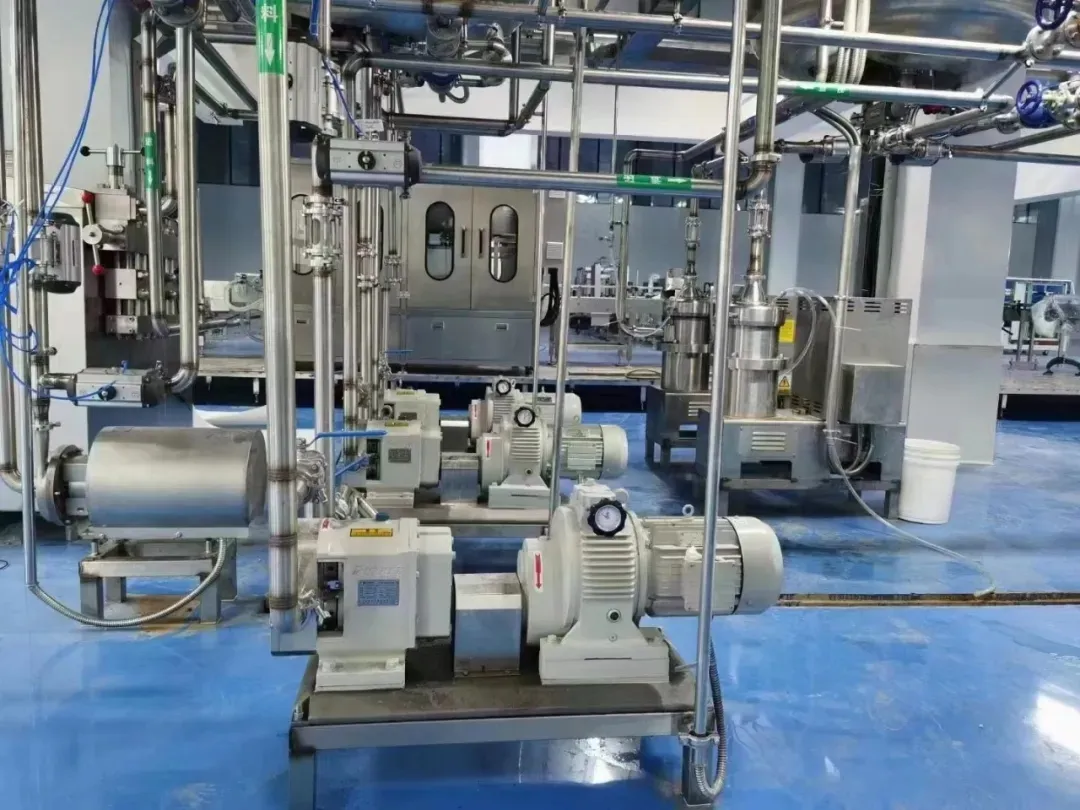 1739514362135135j1cm.jpg 22640.jpg